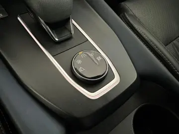 NISSAN QASHQAI 1.3 156CP mild-hybr 4WD Tekna X-Tronic