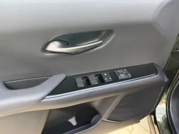 LEXUS UX 250 h Style.LED.ACC.Kamera.