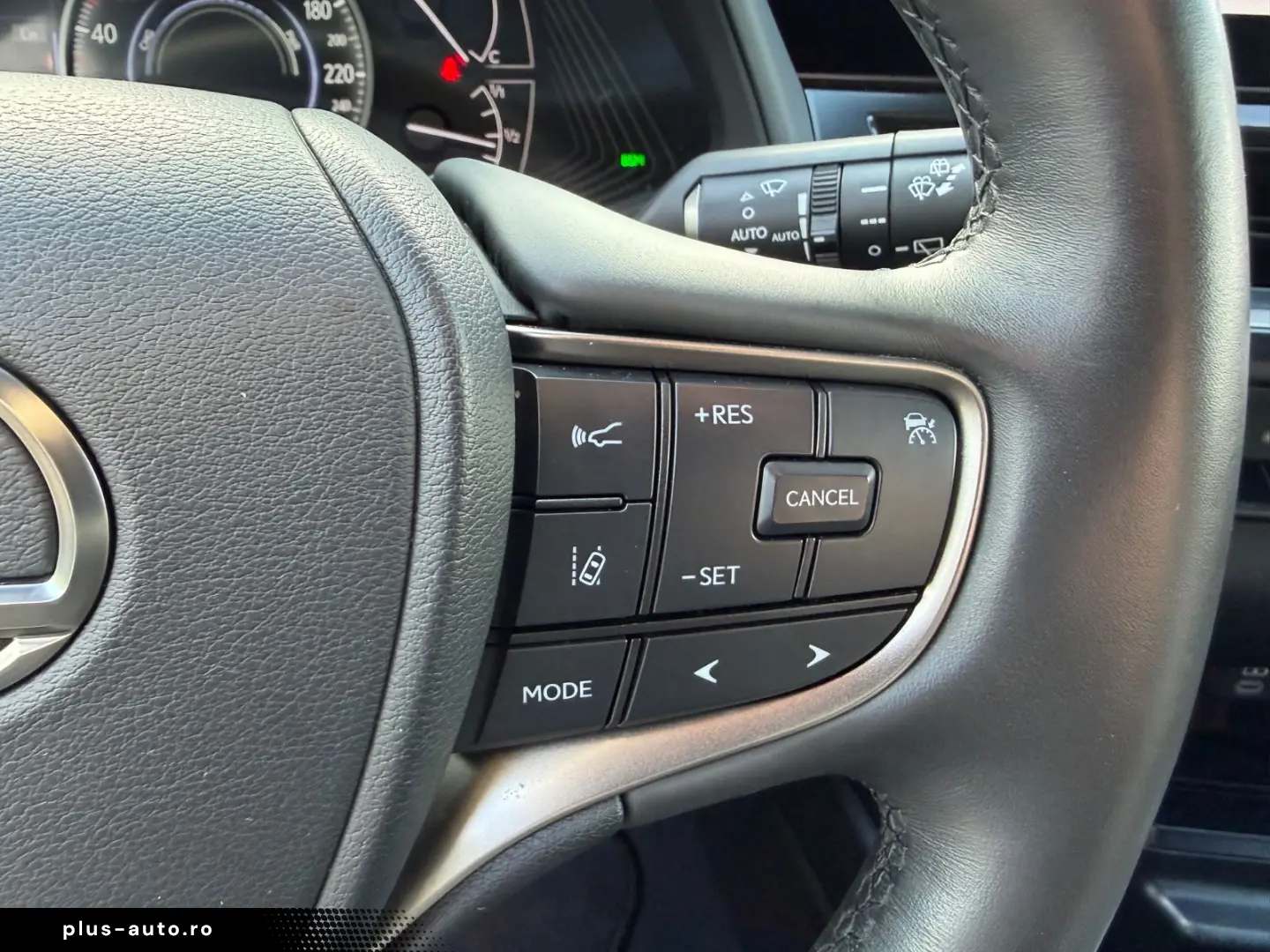 LEXUS UX 250 h Style.LED.ACC.Kamera.