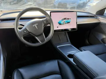 Tesla MODEL-3