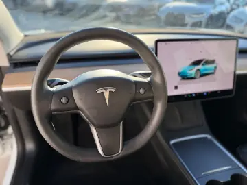 Tesla MODEL-3