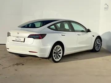 Tesla MODEL-3
