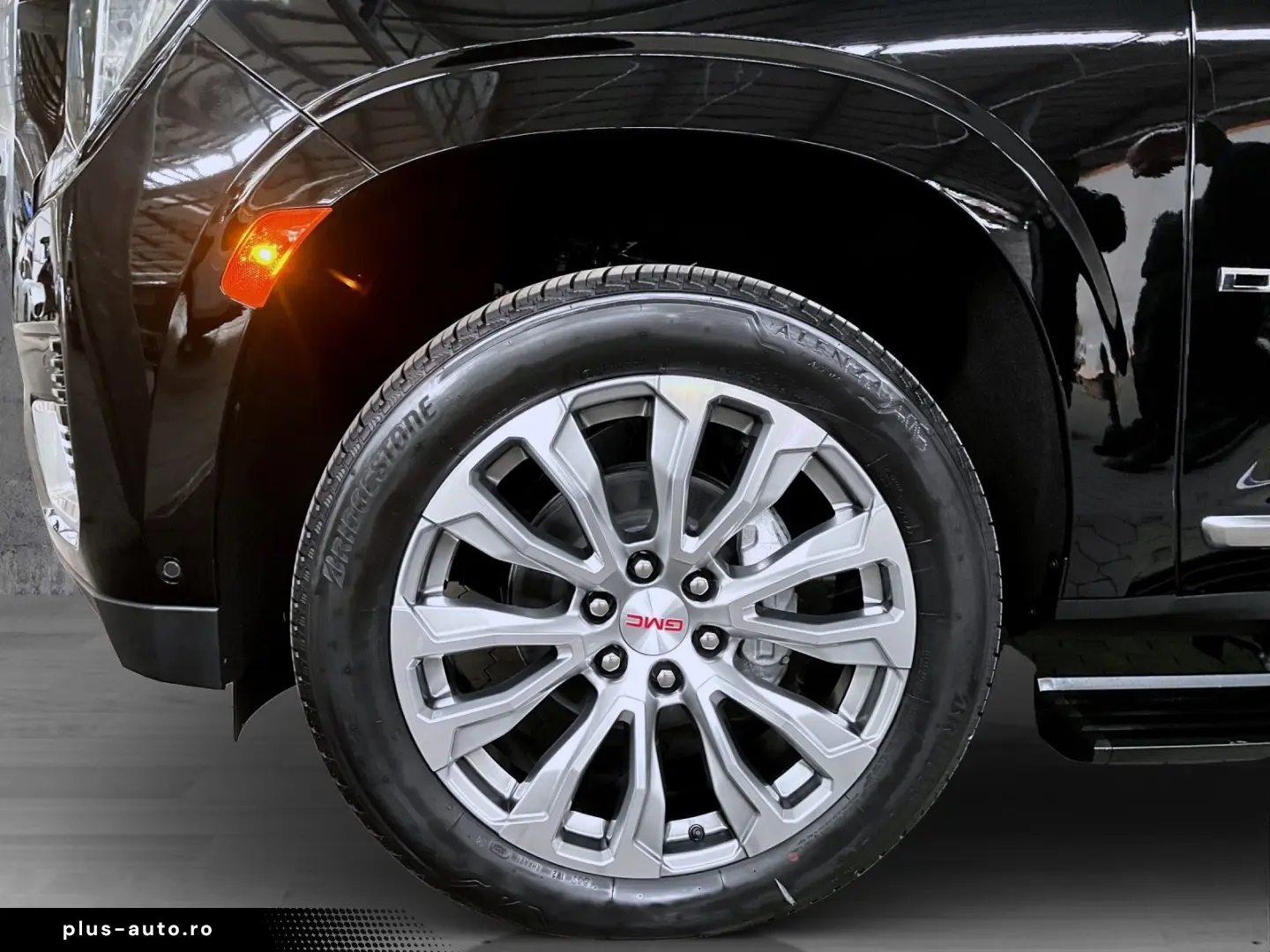 GMC Yukon Denali 6 2L V8