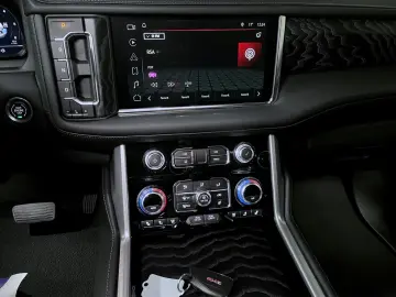 GMC Yukon Denali 6 2L V8