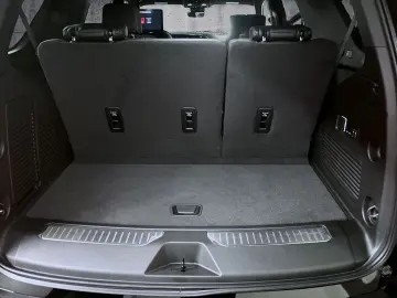 GMC Yukon Denali 6 2L V8