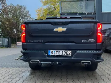CHEVROLET Silverado High Country 6 2 V 8
