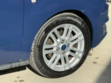 Ford TOURNEO-COURIER