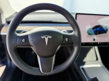 Tesla MODEL-3