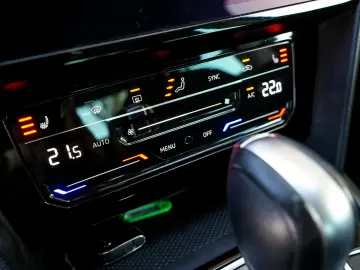 VW PASSAT - HIGHLINE