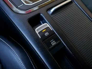 VW PASSAT - HIGHLINE