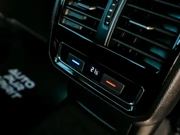 VW PASSAT - HIGHLINE