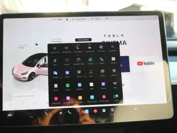 Tesla MODEL-3