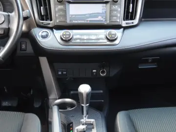 TOYOTA RAV 4 2.2 D-4D Automatic 4WD