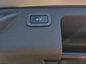 LAND ROVER DISCOVERY SPORT 4X4 7 LOCURI 2.2 D 150CP