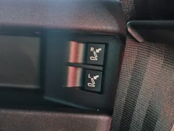 LAND ROVER DISCOVERY SPORT 4X4 7 LOCURI 2.2 D 150CP