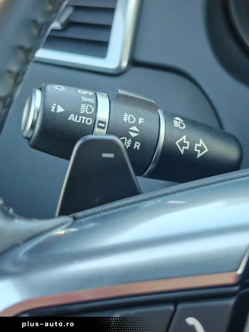 LAND ROVER DISCOVERY SPORT 4X4 7 LOCURI 2.2 D 150CP