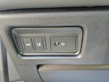 LAND ROVER DISCOVERY SPORT 4X4 7 LOCURI 2.2 D 150CP