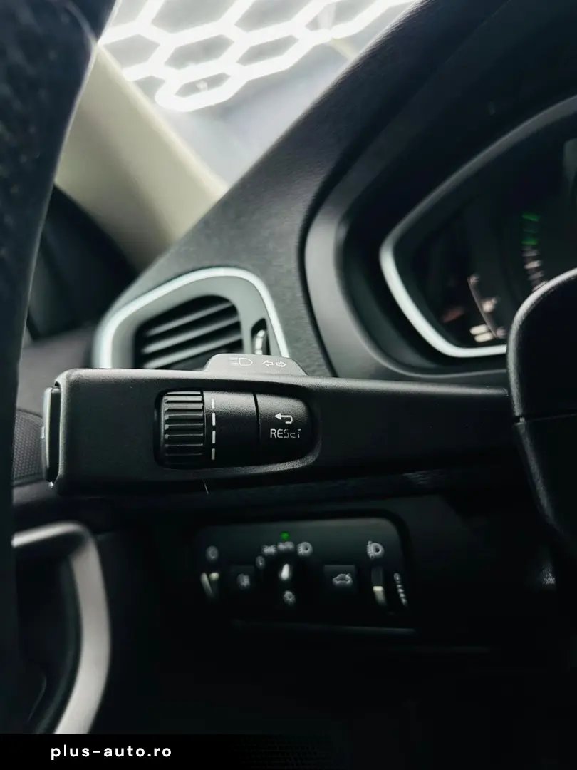 VOLVO V40 2013 1.6D E5 Garantie 12 Luni Rate Avans 0 Doar Cu