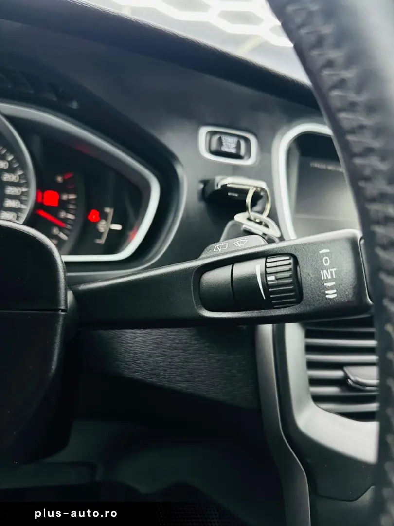 VOLVO V40 2013 1.6D E5 Garantie 12 Luni Rate Avans 0 Doar Cu