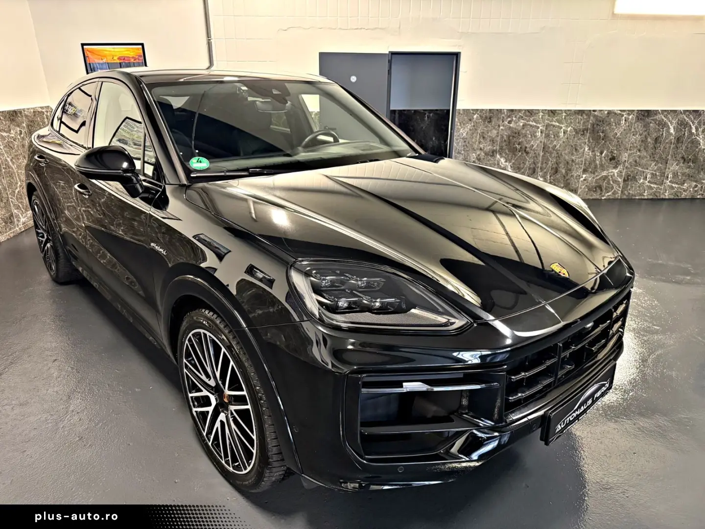 PORSCHE Cayenne Coupe E-Hybrid Heasup Pano Massage PASM