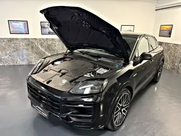 PORSCHE Cayenne Coupe E-Hybrid Heasup Pano Massage PASM