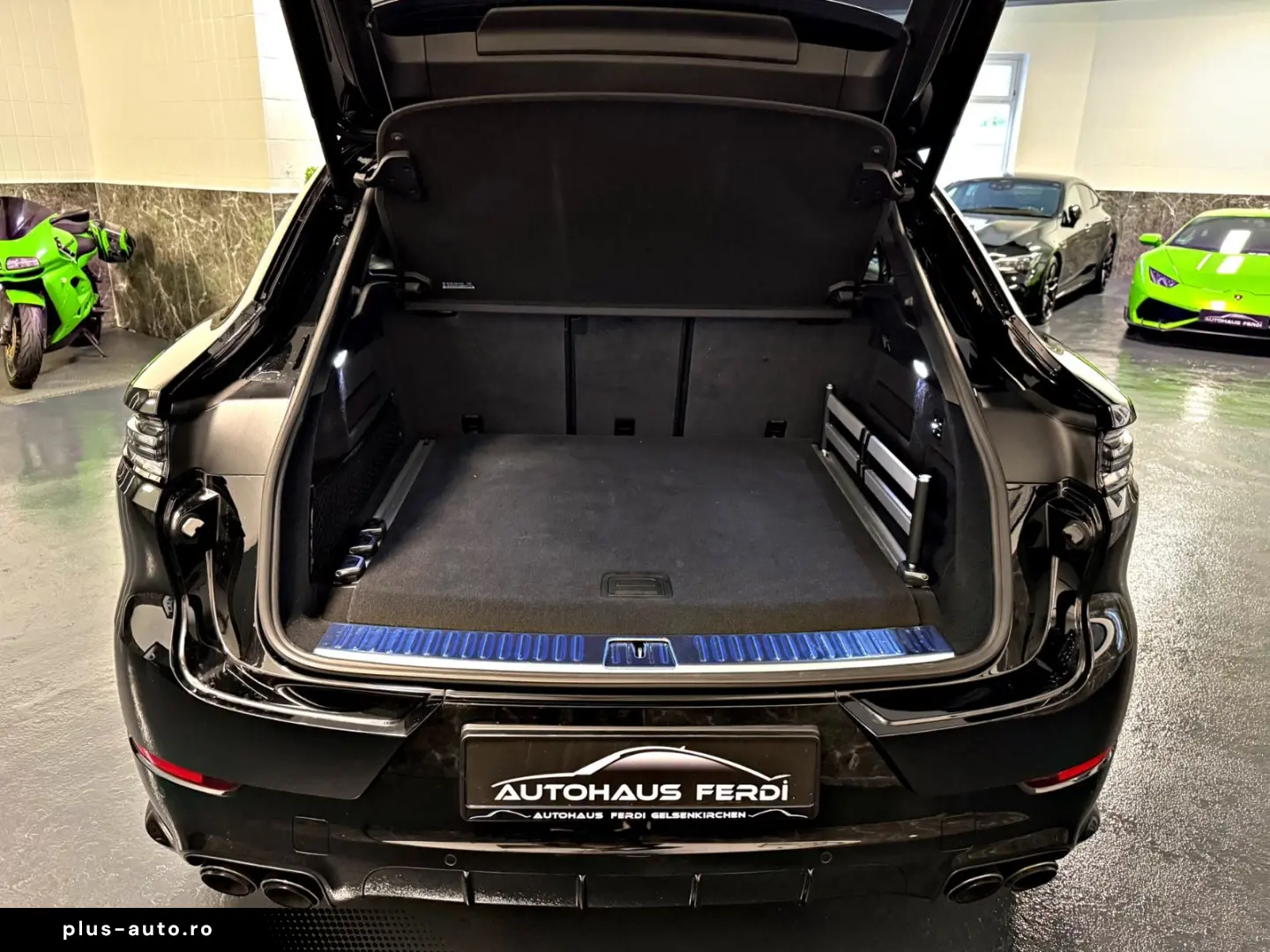 PORSCHE Cayenne Coupe E-Hybrid Heasup Pano Massage PASM