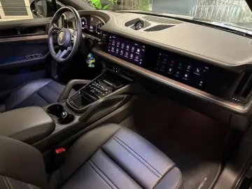 PORSCHE Cayenne Coupe E-Hybrid Heasup Pano Massage PASM