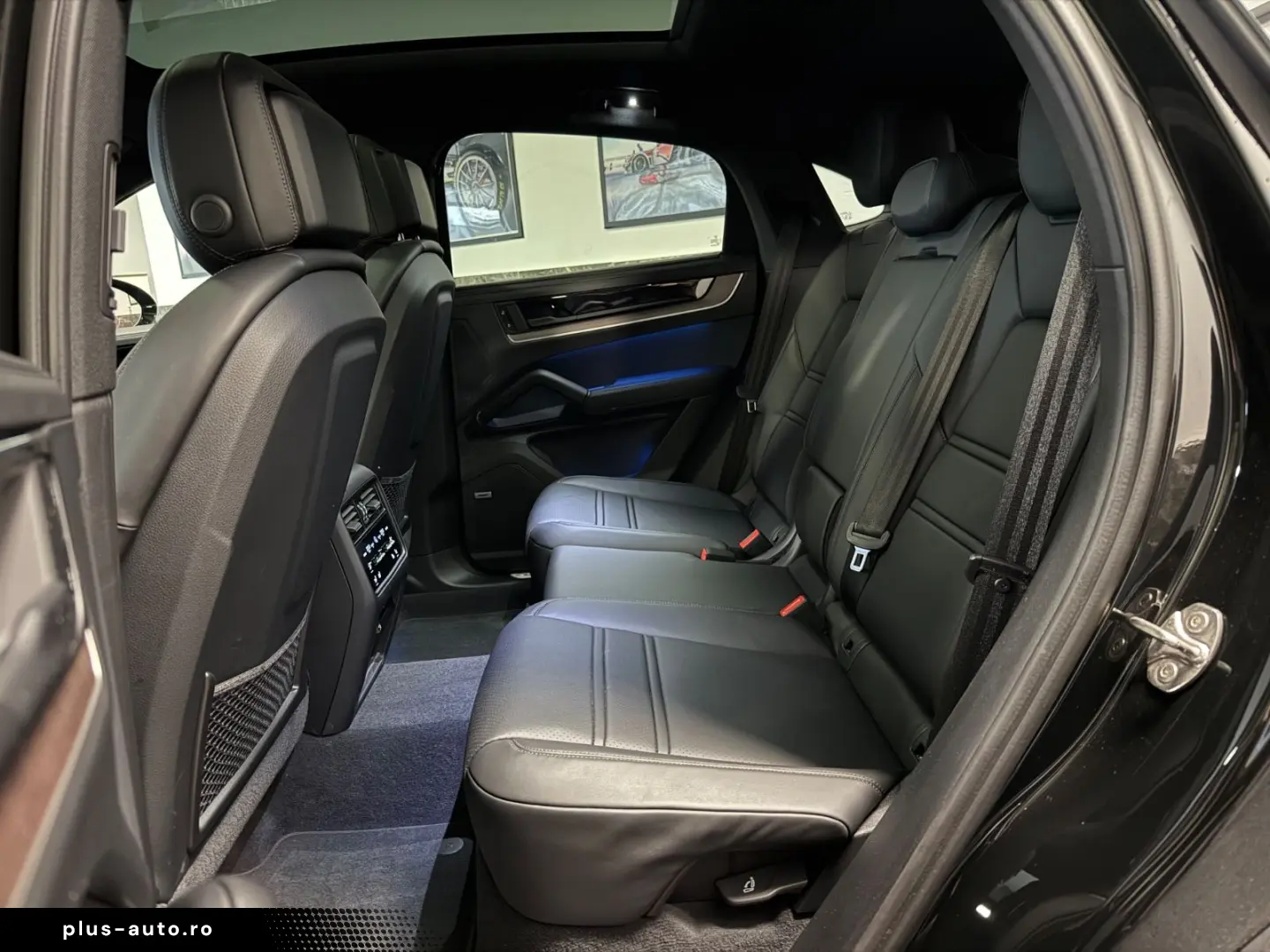 PORSCHE Cayenne Coupe E-Hybrid Heasup Pano Massage PASM