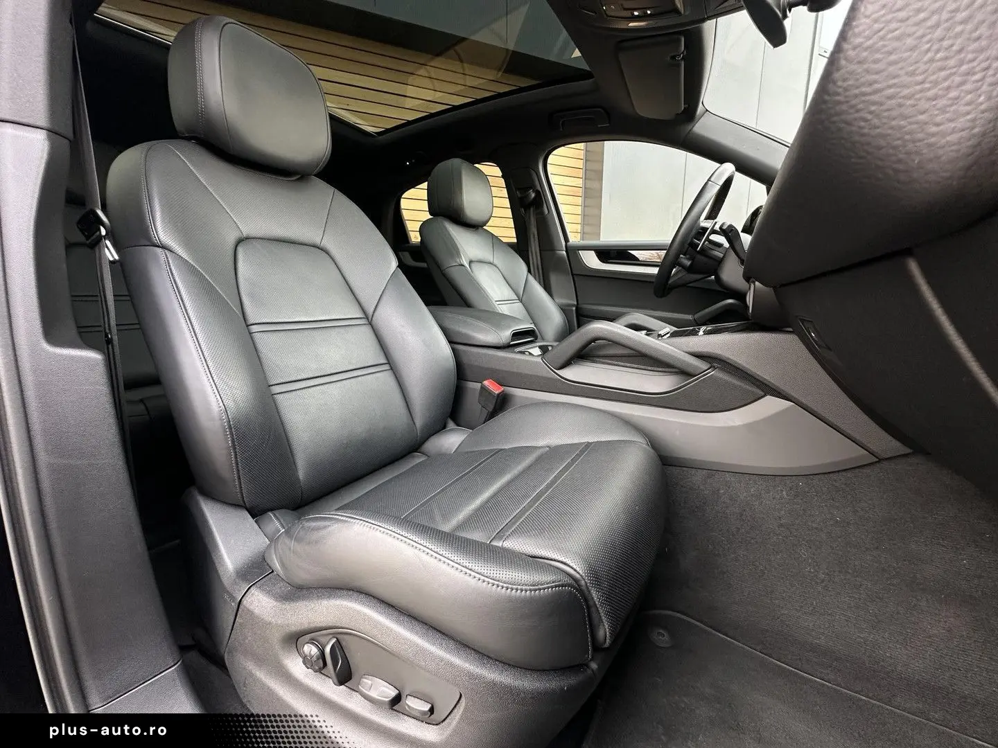 PORSCHE Cayenne Coupé 3.0 E-Hybrid PANO MASSAGE STOELVEN