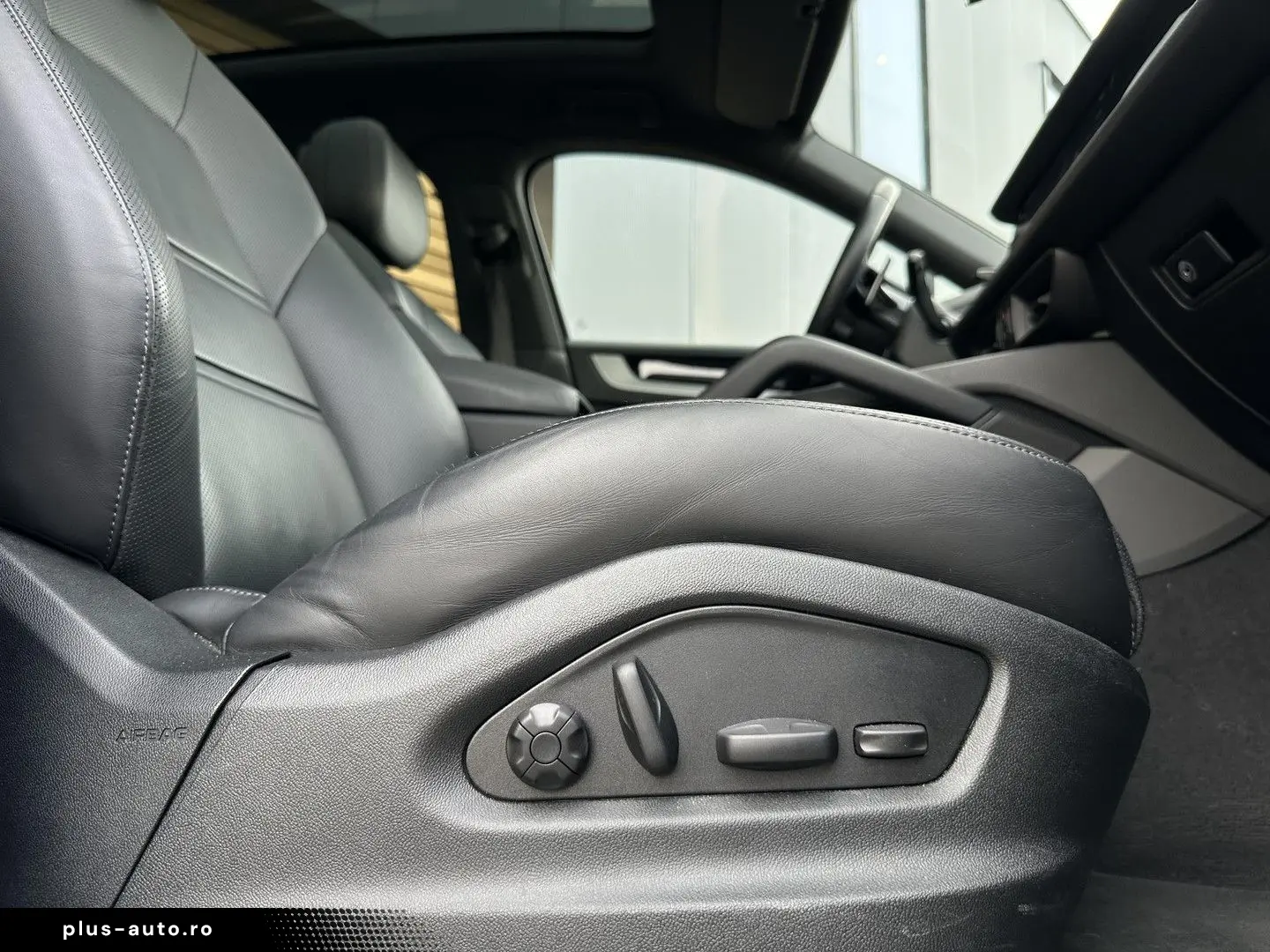 PORSCHE Cayenne Coupé 3.0 E-Hybrid PANO MASSAGE STOELVEN