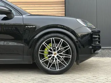 PORSCHE Cayenne Coupé 3.0 E-Hybrid PANO MASSAGE STOELVEN