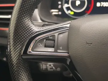 SKODA Scala 1.5 TSI 150pk DSG Sport Business -PANO-NAV