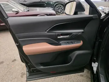 Toyota Grand Highlander Platinum