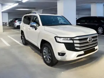 Toyota Land Cruiser 300 VX