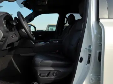 Toyota Land Cruiser 300 VX