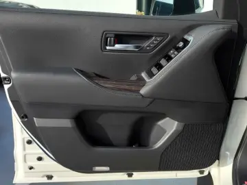 Toyota Land Cruiser 300 VX