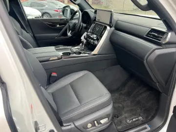 Lexus LX500 Luxury Line