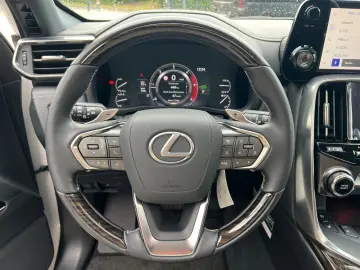 Lexus LX500 Luxury Line