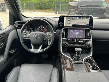 Lexus LX500 Luxury Line