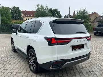 Lexus LX500 Luxury Line