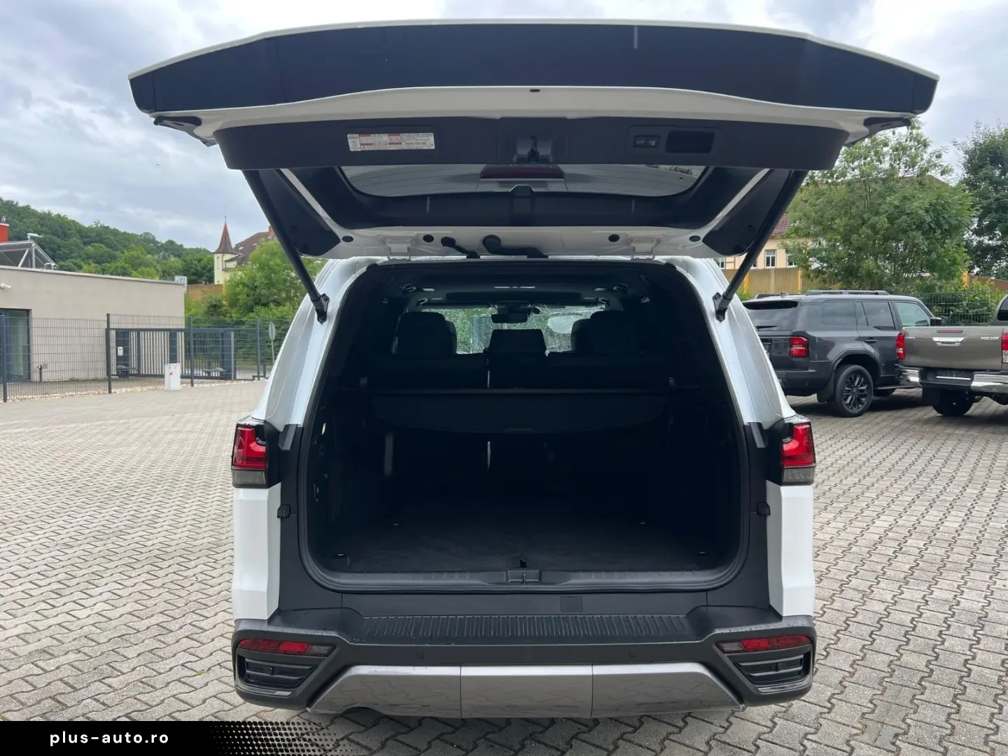 Lexus LX500 Luxury Line