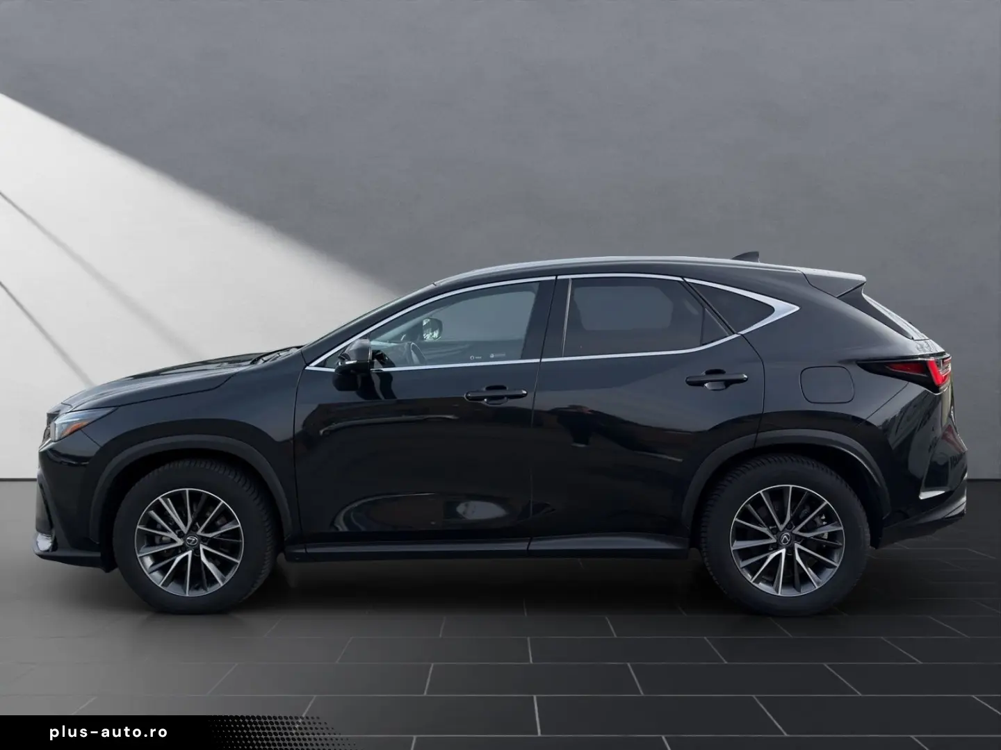 LEXUS NX 350h E-FOUR INTERIEUR- & TECHNIK-PAKET PANO