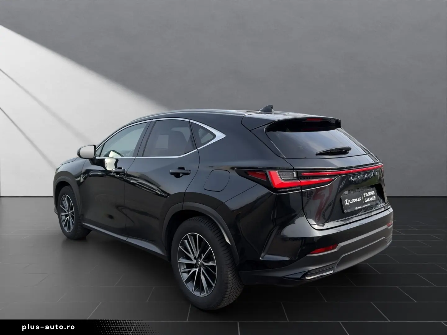 LEXUS NX 350h E-FOUR INTERIEUR- & TECHNIK-PAKET PANO