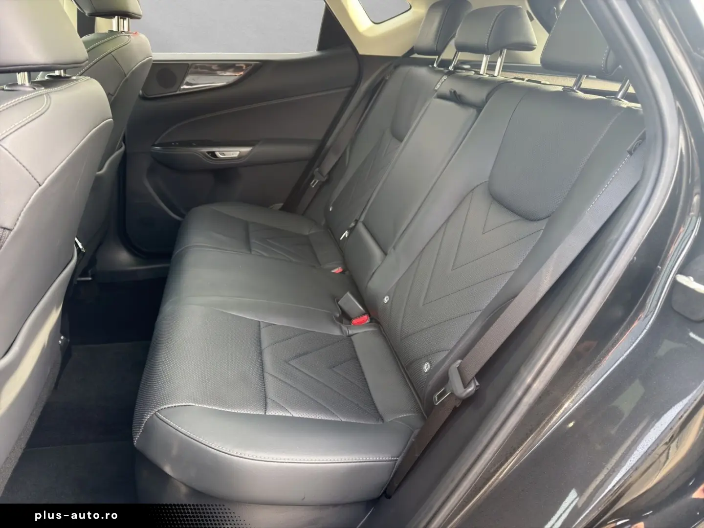 LEXUS NX 350h E-FOUR INTERIEUR- & TECHNIK-PAKET PANO