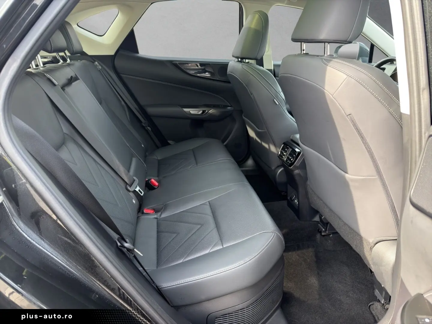LEXUS NX 350h E-FOUR INTERIEUR- & TECHNIK-PAKET PANO