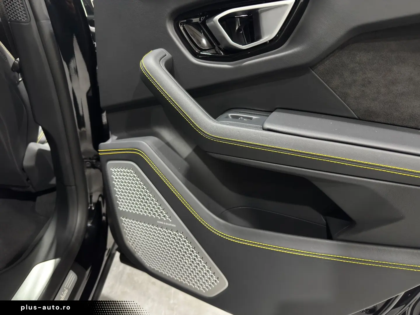 LAMBORGHINI Urus S 3D B&O Panorama HUD Style Package Massage