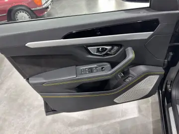 LAMBORGHINI Urus S 3D B&O Panorama HUD Style Package Massage