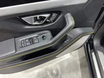 LAMBORGHINI Urus S 3D B&O Panorama HUD Style Package Massage