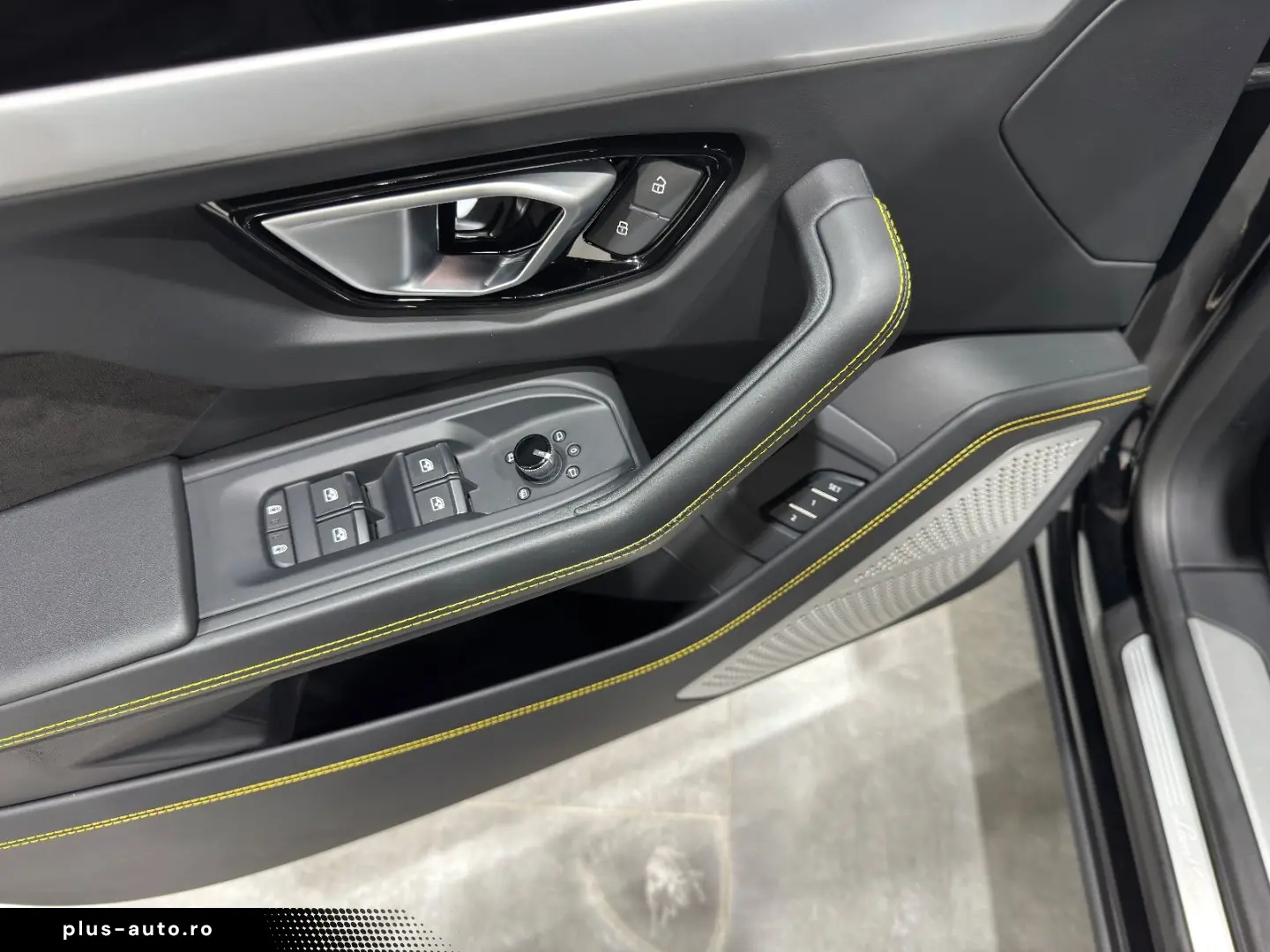 LAMBORGHINI Urus S 3D B&O Panorama HUD Style Package Massage