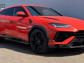 LAMBORGHINI Urus PERFORMANTE CARBON B&O MASSAGE PROD.2025